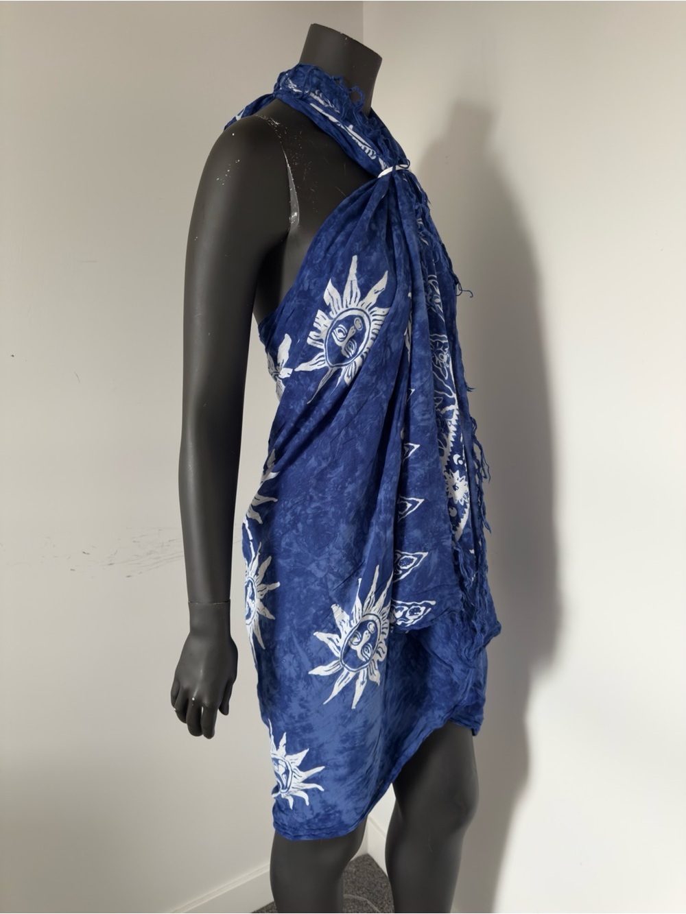 213. Blue Sun Motif Beach Sarong Wrap 68X43.5 - Picture 6 of 7